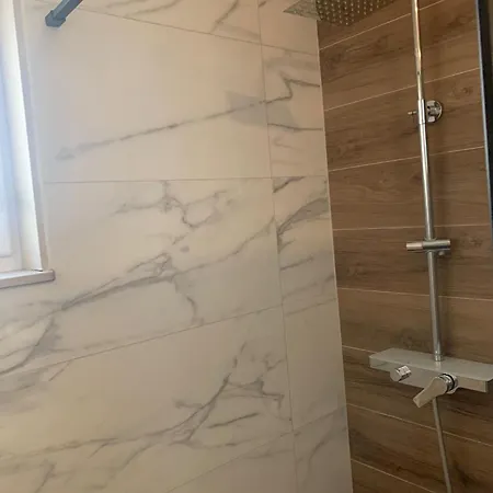 Katarina Za 6 Osoba 马卡尔斯卡